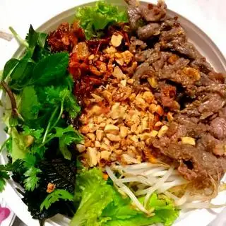 Hình ảnh Bún bò nam bộ kèm 1 nước chanh