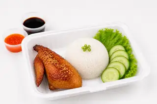 Hình ảnh Cơm Cánh Gà Sốt Mắm Tỏi
