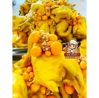 Hình ảnh Gà Ủ Muối Hoa Tiêu - Nguyên Con Ôm Trứng (bỏ đầu chân)
