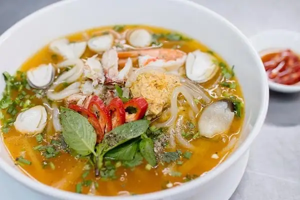 Bánh Canh Thịt Nạc Trứng Cút - 55.000 ₫ tại Bánh Canh Cua - Chị Hằng - Nguyễn Thế Truyện