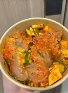Hình ảnh sứa mix  trứng gà non sốt thái 