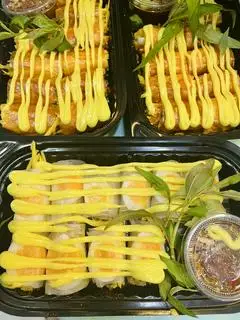 Bánh tráng cuộn trứng lòng đào ❤️ + sốt me chua ngọt - 37.000 ₫ tại HUYỀN FOOD LAB - Ăn Vặt, Bánh Tráng & Chân Gà -  Nguyễn Văn Yến