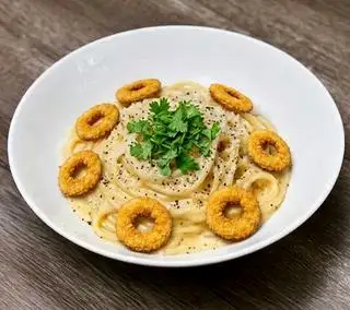 Hình ảnh Mì Ý Gà Khoanh Chiên Xù Sốt Kem