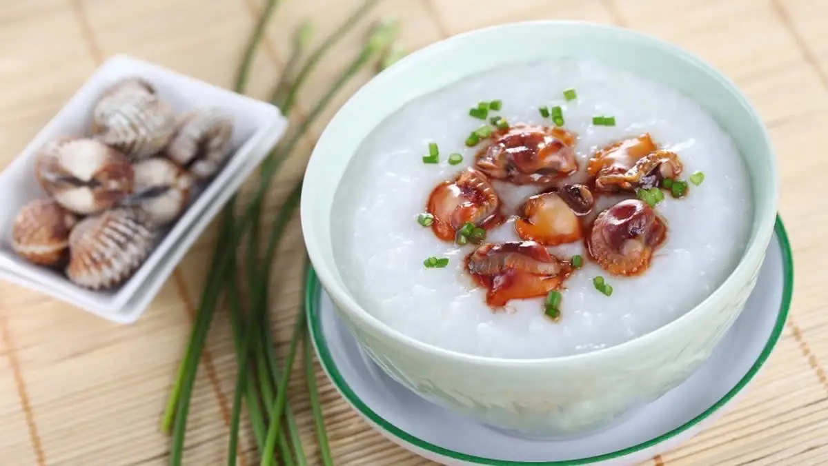 Cháo sò huyết - 71.000 ₫ tại Quán Cháo Hàu 741 - Tạ Quang Bửu