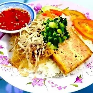Cơm bì chả - 40.000 ₫ tại Cơm Tấm & Bún Thịt Nướng Xíu Mỹ - Nguyễn Sơn