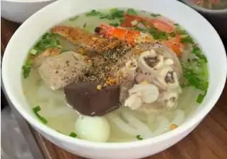 Bánh canh - 45.000 ₫ tại Bún Riêu Hủ Tiếu Cô Oanh - Nguyễn Thượng Hiền