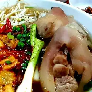 Bánh canh giò heo - sườn sụn - 55.000 ₫ tại Mẹ Thịnh - Bánh Canh & Hủ Tiếu - Bùi Minh Trực