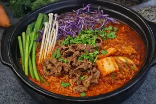 Mì kim chi bò - 69.000 ₫ tại Mì cay Cherry's - Cơm & Chân Gà - Huỳnh Khương An