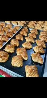 Hình ảnh Bánh sừng trâu trứng muối