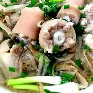 Bánh canh đuôi - sườn sụn heo - 65.000 ₫ tại Mẹ Thịnh - Bánh Canh & Hủ Tiếu - Bùi Minh Trực