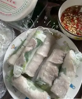 Cuốn thịt heo  - 40.000 ₫ tại Bếp Nhà - Gỏi Cuốn & Bò Bía - Đất Thánh