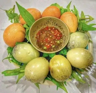 Hình ảnh Trứng gà nướng nguyên vỏ - 5 trứng