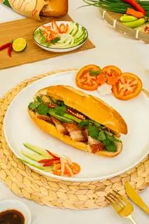 Hình ảnh Bánh mì heo quay