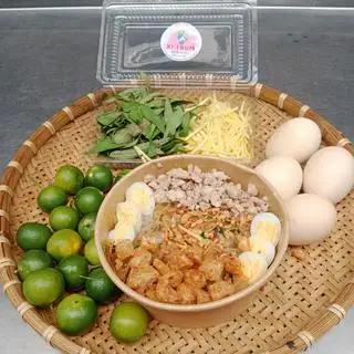 Bánh Trộn Thịt Bằm Tóp Mỡ Mắm Tỏi - 47.000 ₫ tại Bánh Tráng Xì Trum - Đường Số 4