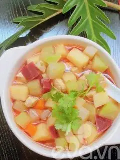Canh Rau Củ Ít Thịt - 10.000 ₫ tại Cơm Tấm Long Xuyên 888 - Cống Quỳnh