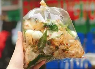 bánh tráng tỏi phơi sương - 25.000 ₫ tại Bánh Tráng Cô Tư - Chung Cư Trần Quang Diệu