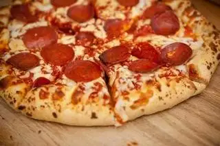 Pizza xúc xích - 159.000 ₫ tại Pizza Habibi - Đề Thám