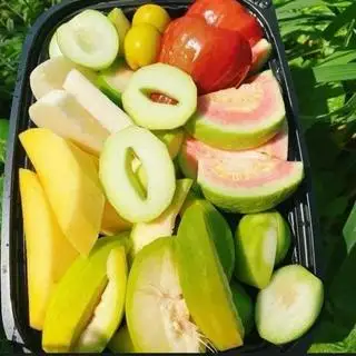 Hộp trái cây thập cẩm 750gr) - 109.000 ₫ tại ALO FRUIT - Trái Cây Tươi Cắt Sẵn & Nước Ép - Lê Thị Hồng Gấm