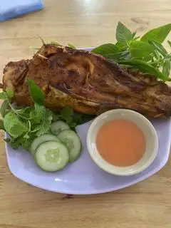 Hình ảnh Má heo bên mắt nướng 