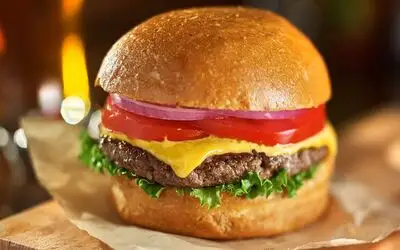 hamburger bò - 32.000 ₫ tại Bánh Mì Kebab Anna - Dương Bá Trạc