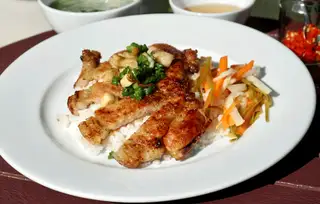 Cơm Tấm Sườn - 45.000 ₫ tại Cơm Tấm – Bún Thịt Nướng Gia Nghi - Phạm Văn Bạch