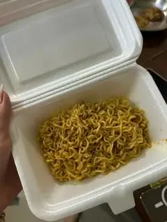 mì indo không topping + RAU - 20.000 ₫ tại Sumi - Cá Viên , Mì Cay & Ăn Vặt Đêm - Tôn Đản 