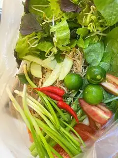 Rau thả lẩu - 40.000 ₫ tại Bún Ốc Sườn Cô Sáu - Hai Bà Trưng