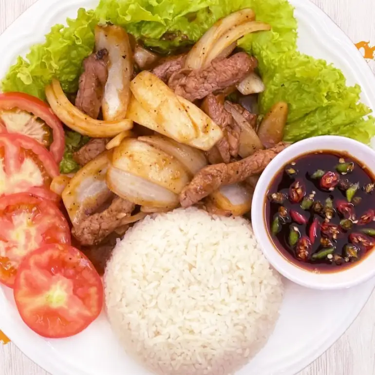 Cơm bò xào củ hành - 50.000 ₫ tại Bếp Nhà Chuột - Mì Xào & Cơm Gà - Đường Số 48
