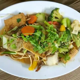 Mì xào giòn chay - 45.000 ₫ tại  Ẩm Thực Chay Vegeta - Nguyễn Đình Chiểu