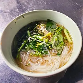 Hình ảnh Vắt hủ tiếu nước thêm