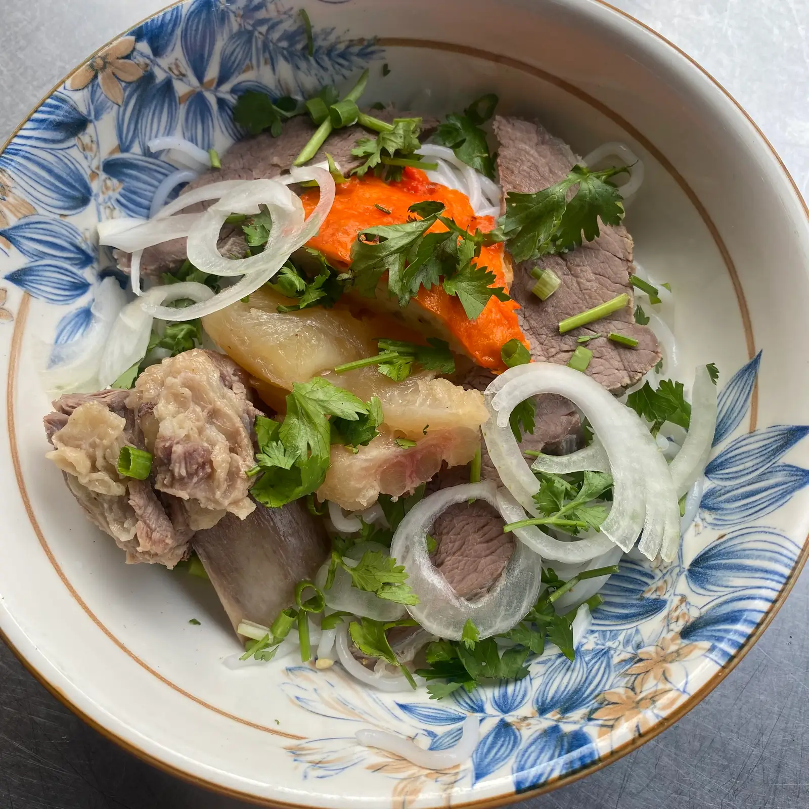 Bún bò Huế - 60.000 ₫ tại Cô Bông - Bún Mắm - Chợ Tân Định