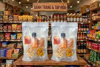Hình ảnh 3. Bánh  tráng  phơi  sương  ( vị sốt đặc biệt ) 