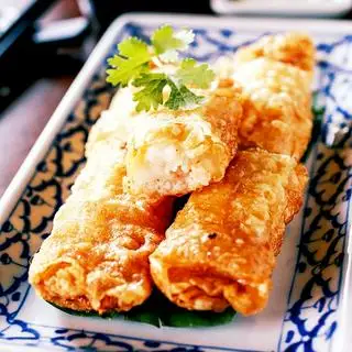 Tàu hủ ky cuộn tôm thịt - 49.000 ₫ tại CHÈ LẠ LẮM À NHA - Dạ Nam