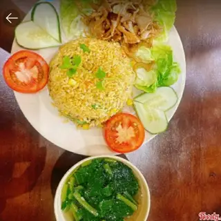 Hình ảnh Cơm chiên cá cơm chay 
