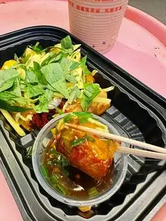 Hình ảnh Bánh Tráng cuốn chấm sốt me