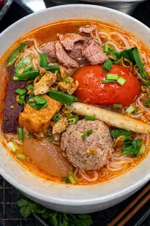 bún riêu thập cẩm - 75.000 ₫ tại BÚN RIÊU ĐÊM 360 - Lê Văn Lương