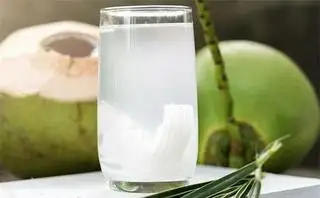 Nước dừa tươi - 14.000 ₫ tại Trà Sữa Alishan - Cách Mạng Tháng 8