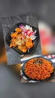 Mỳ cay khô + gà sốt cay 6 viên  - 100.000 ₫ tại Wonder Chicken - Gà Rán & Mỳ Trộn Sốt Hàn Quốc - Trần Mai Ninh