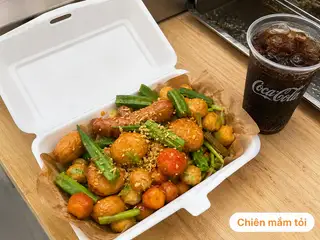 Hình ảnh Thập cẩm chiên mắm lớn