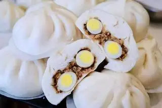 Hình ảnh Bánh Bao Truyền Thống 2 Trứng Thịt 