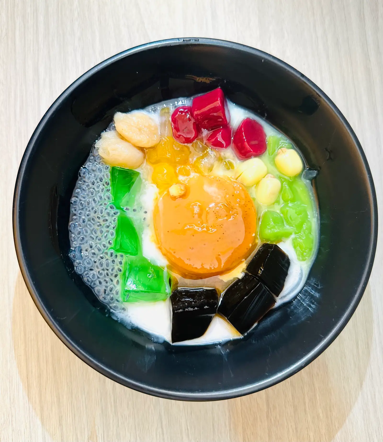 Hình ảnh Chè thập cẩm có flan