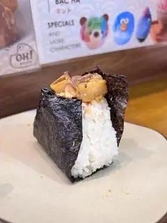 Hình ảnh buta soboro onigiri - cơm nắm thịt kho