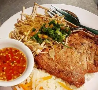 CƠM SƯỜN+BÌ+TRỨNG - 60.000 ₫ tại Ăn Vặt & Trà Sữa Quận 5 - Phùng Hưng