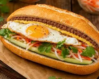 Hình ảnh Bánh mì ỐP LA