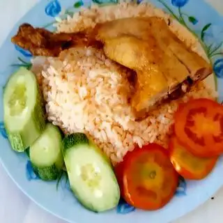 Cơm gà phần nhỏ - 50.000 ₫ tại Phượng 4 - Cơm Gà Xối Mỡ - An Dương Vương