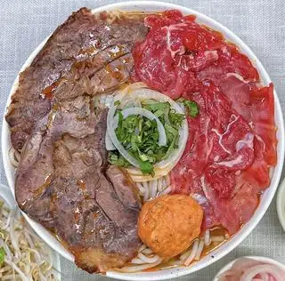 BÚN BẮP BÒ CHẢ CUA - 69.000 ₫ tại Bún Bò Bếp Ông Cậu - Võ Thị Sáu