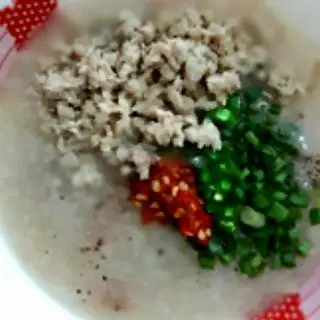 Cháo thịt bằm - 35.000 ₫ tại Bánh Đúc Nóng & Cháo Sườn Hương Quê - Lê Văn Thọ