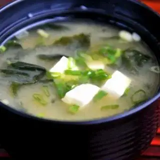 Súp miso - 23.000 ₫ tại Salmon Sushi - Trần Xuân Soạn