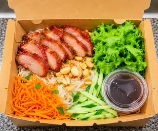 Hình ảnh Bún trộn xá xíu