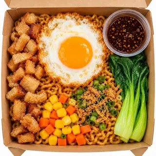Hình ảnh Mì trộn trứng - tóp mỡ giòn giòn - sốt Nhà Bi
